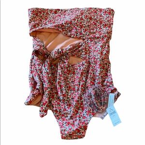 Arie cut out cute swimsuit ❤️🔥 never worn!